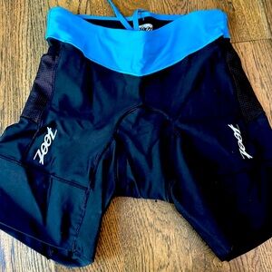 Women’s Zoot cycling shorts size XS.